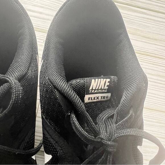 Nike Training Flex Women's Black and WHite Athletic Sporty Sneaker Sz 8.5 - Picture 2 of 10